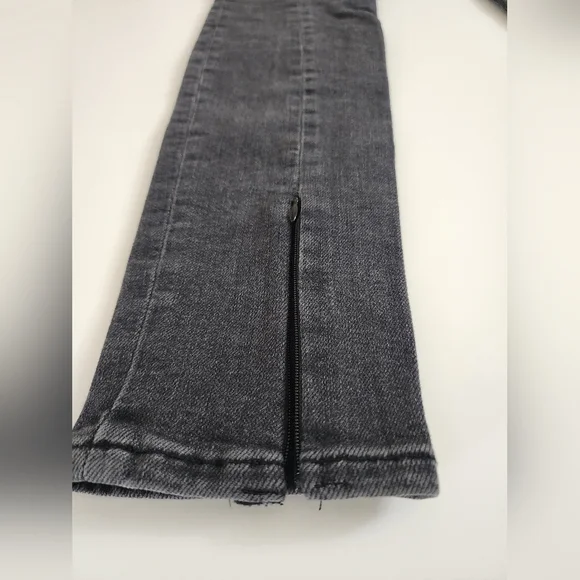 GOOD AMERICAN GOOD LEGS SKINNY JEANS - Picture 8 of 8